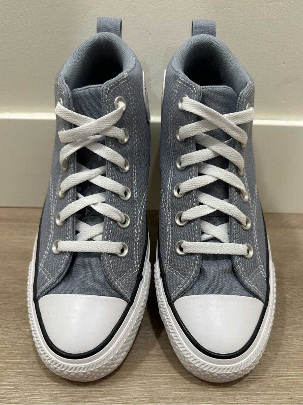 NWOT Converse Chuck Taylor 2.0 All Star Mid Top Sneakers - Light Blue & White - Picture 3 of 9